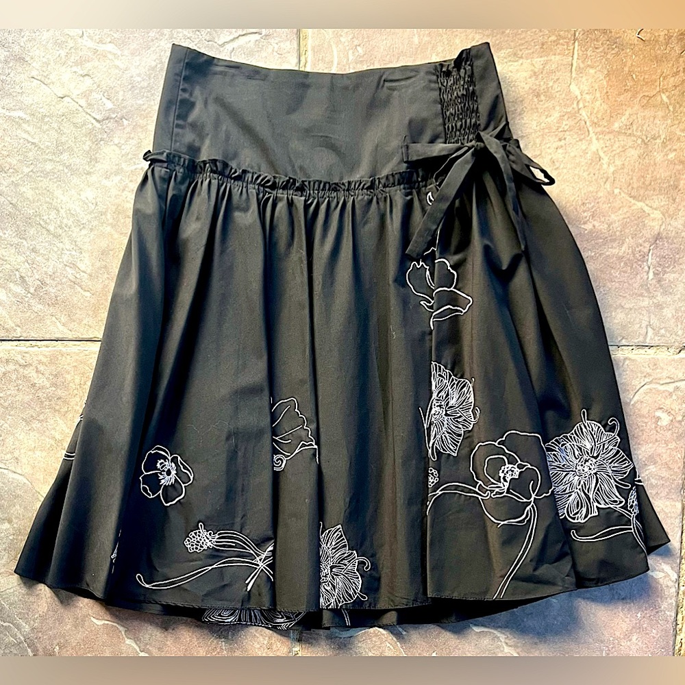 Elegant black skirt, like new!